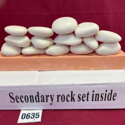 Secondary rock set