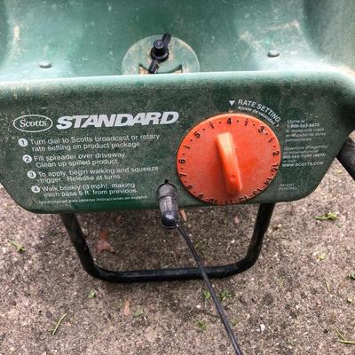 Scottâ€™s Standard Broadcast Spreader -Lot 421