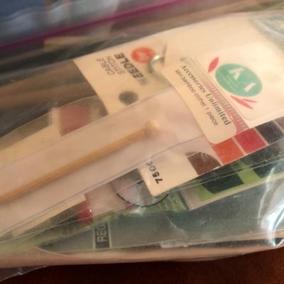 Knitting Needles, Crochet Hooks, Hoops, Yarn Winder, Lg. Box Patterns +++ -Lot 416