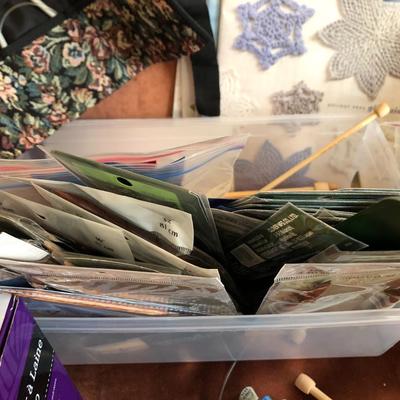 Knitting Needles, Crochet Hooks, Hoops, Yarn Winder, Lg. Box Patterns +++ -Lot 416