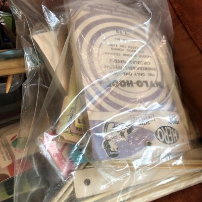 Knitting Needles, Crochet Hooks, Hoops, Yarn Winder, Lg. Box Patterns +++ -Lot 416
