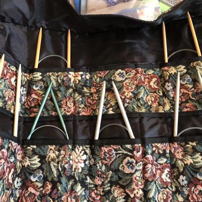 Knitting Needles, Crochet Hooks, Hoops, Yarn Winder, Lg. Box Patterns +++ -Lot 416