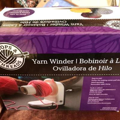 Knitting Needles, Crochet Hooks, Hoops, Yarn Winder, Lg. Box Patterns +++ -Lot 416