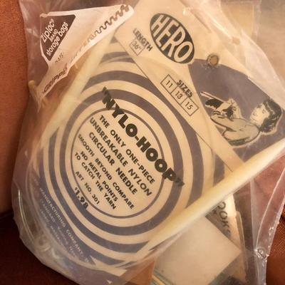 Knitting Needles, Crochet Hooks, Hoops, Yarn Winder, Lg. Box Patterns +++ -Lot 416