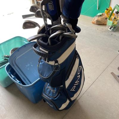 G12. Menâ€™s Ping Zing clubs and bag