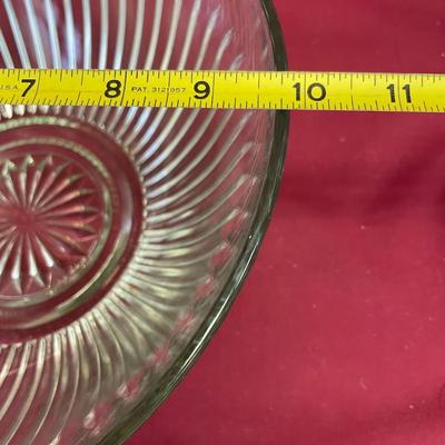 10â€ Vtg glass bowl-starburst bottom, ribbed sides