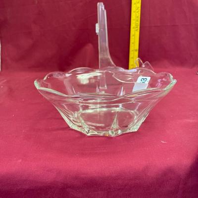 Scalloped edge clear bowl