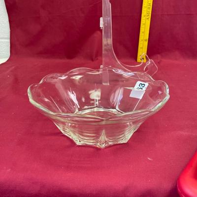 Scalloped edge clear bowl