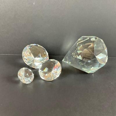 449 Lot of Crystal Diamond Shaped Paperweights