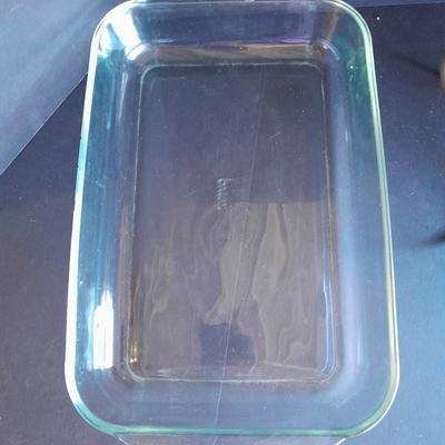 Pyrex glass cake pan and metal stand for cupcakes, candles, or whatever you desire!