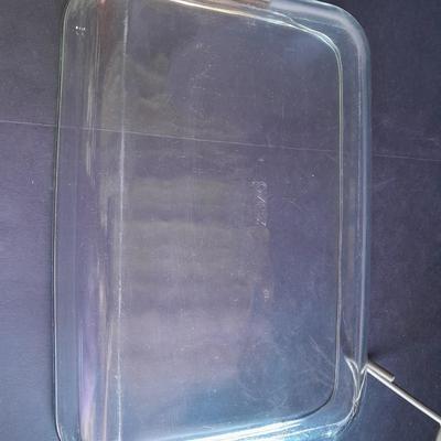 Pyrex glass cake pan and metal stand for cupcakes, candles, or whatever you desire!