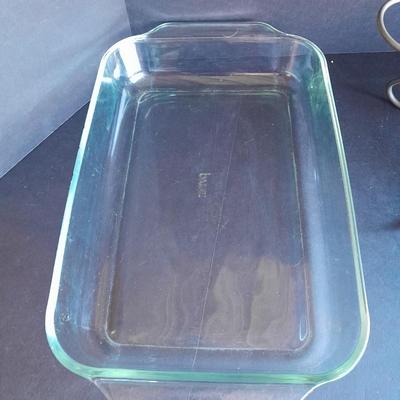 Pyrex glass cake pan and metal stand for cupcakes, candles, or whatever you desire!