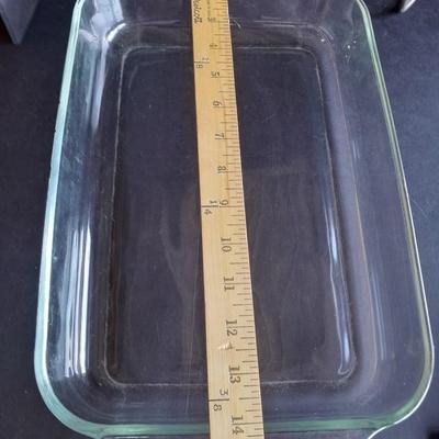 Pyrex glass cake pan and metal stand for cupcakes, candles, or whatever you desire!
