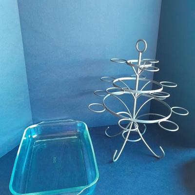 Pyrex glass cake pan and metal stand for cupcakes, candles, or whatever you desire!