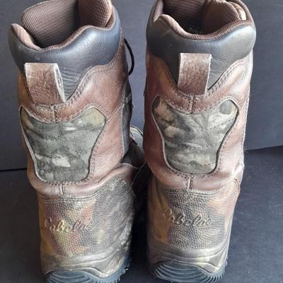 Cabela's size 11 D camouflage Boots with Thinsulate Ultra Insulation