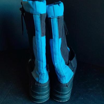 Artic Cat size 9 Women's lined snow boots