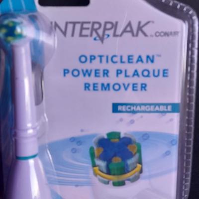 NEW Opti clean Power Plaque Remover rechargeable with 2 brush heads, and Gillette sensor 3 Razors