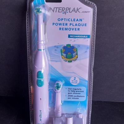 NEW Opti clean Power Plaque Remover rechargeable with 2 brush heads, and Gillette sensor 3 Razors