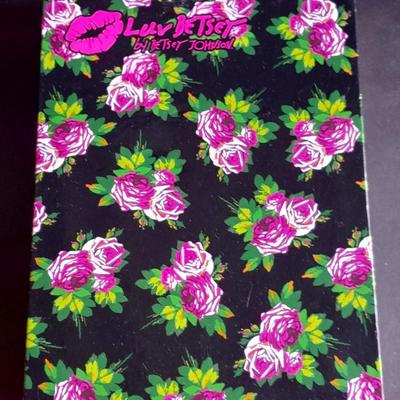 New makeup pallet Luv Betsey 56-piece color collection By Betsey Johnson