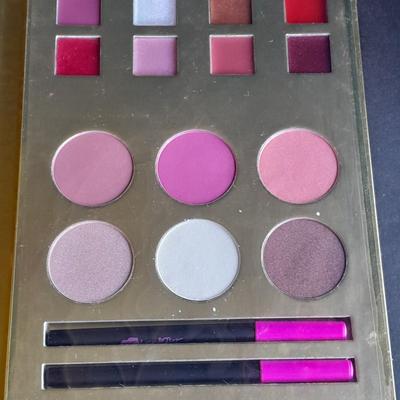 New makeup pallet Luv Betsey 56-piece color collection By Betsey Johnson