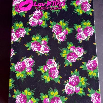 New makeup pallet Luv Betsey 56-piece color collection By Betsey Johnson