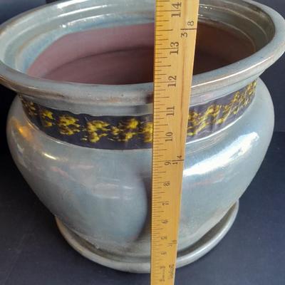 Large Clay 14" Wide planter Holds 12' Plant Capacity 20 Qts.