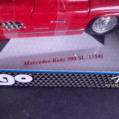 Bburago 1/18 scale Die Cast 1954 Mercedes- Benz 300 SL