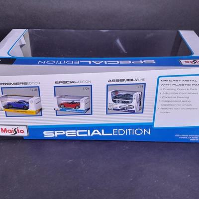 Maisto Special Edition 1/18 scale Die Cast car 1965 Pontiac GTO Hurst Edition