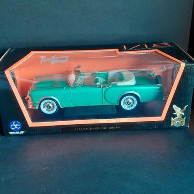 Road Signature Collection 1/18 Scale 1953 Packard Caribbean Die Cast Car