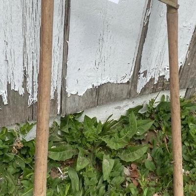 2 Handles Hooked Together