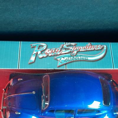 Road Signature Collection 1/18 scale Die Cast car 1967 Volkswagen Beetle