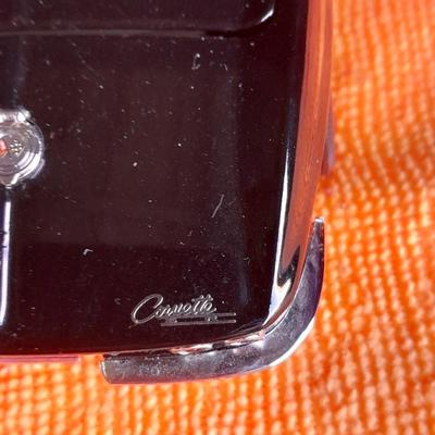 1:24 scale 1985 Chevrolet Corvette Convertible