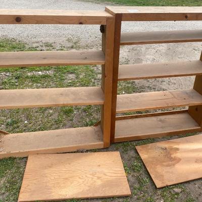 2 Shelves