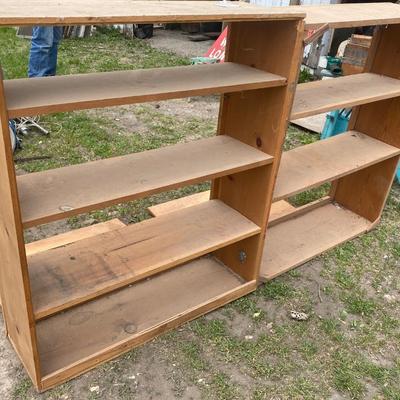 2 Shelves