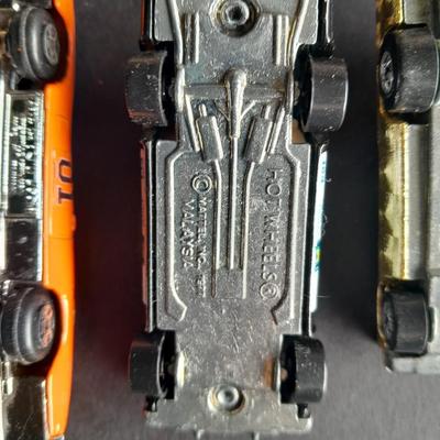 One Ertl Co. car 4 Hot wheels collectible cars