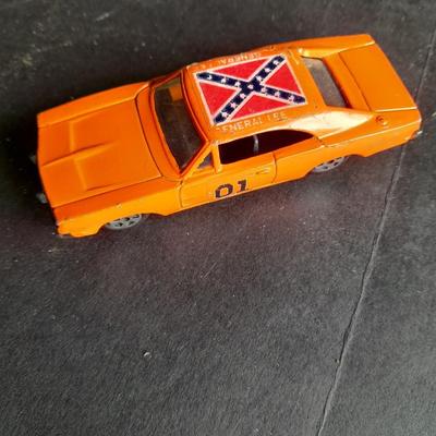 One Ertl Co. car 4 Hot wheels collectible cars