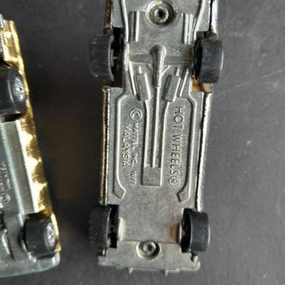 One Ertl Co. car 4 Hot wheels collectible cars