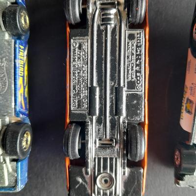 One Ertl Co. car 4 Hot wheels collectible cars