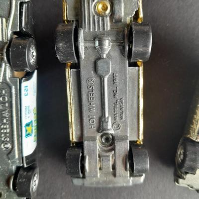 One Ertl Co. car 4 Hot wheels collectible cars