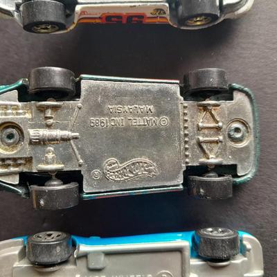 Five Hot wheels Cars