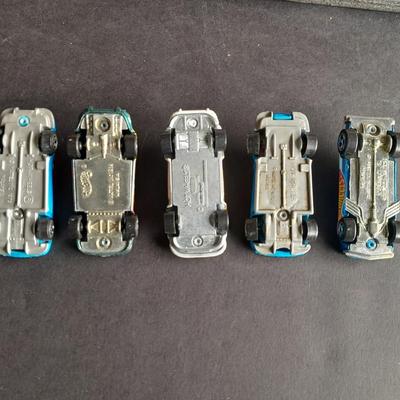 Five Hot wheels Cars