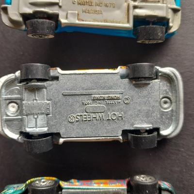 Five Hot wheels Cars