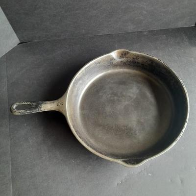 Number 8 Cast Iron Skillet Wegner Ware Unmarked