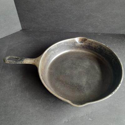 Number 8 Cast Iron Skillet Wegner Ware Unmarked