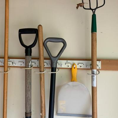 Lawn & Garden Tool Lot