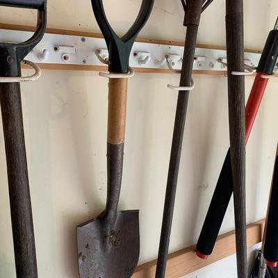 Lawn & Garden Tool Lot