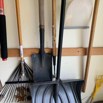 Lawn & Garden Tool Lot