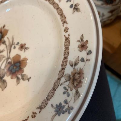 Noritake Versatone â€œNew Castleâ€ China Set