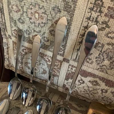 China Cabinet Drawer / Utensil / Service Utinsels Lot