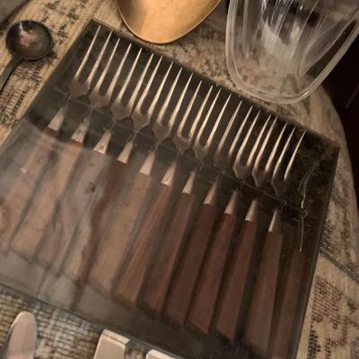 China Cabinet Drawer / Utensil / Service Utinsels Lot